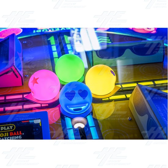 Emoji Frenzy Redemption Machine - Emoji Frenzy - Mechanical heads